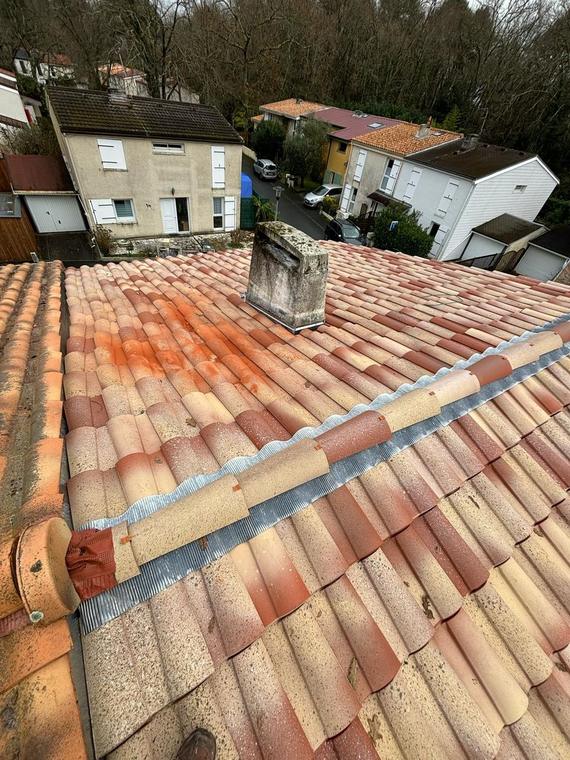 Réfection d'une toiture en tuiles par MLA Couvreur en Gironde