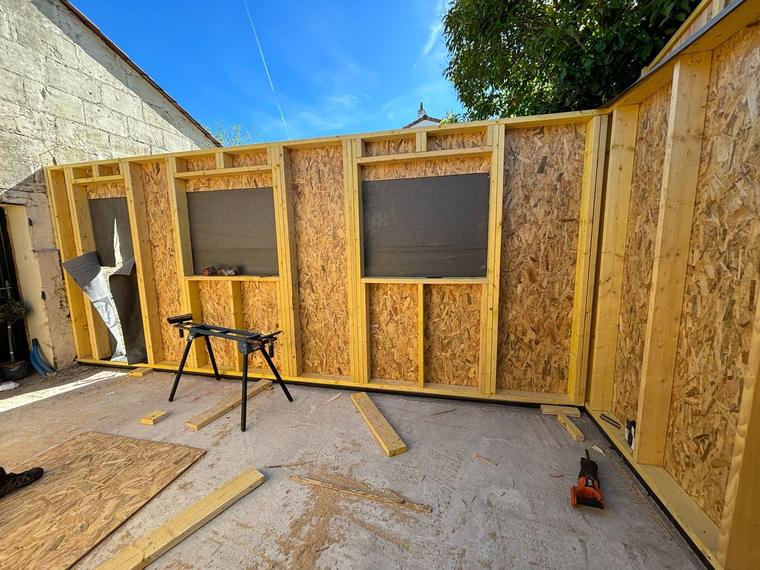 Ossature bois intérieure d'une extension en Gironde