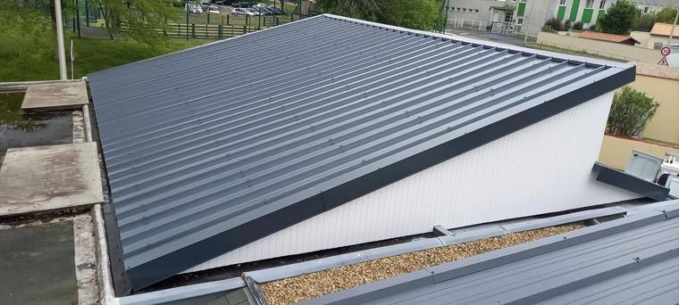 Couvreur commercial en Gironde, toiture bac acier